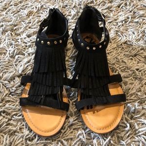 3/20$!! Adorable sandals